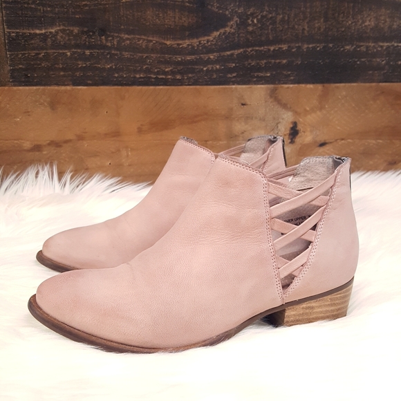 seychelles remembrance bootie